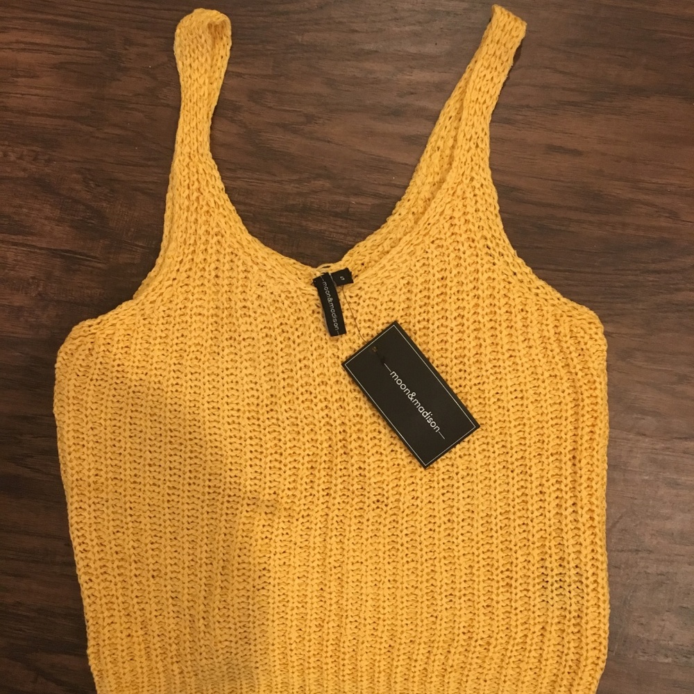 NWT! Moon & Madison Knit Crop Tank Top - S